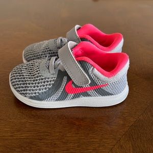 Nike Revolution 4 | Toddler girl | size 7